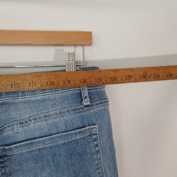 Boston Proper- Women's Jeans- Size 31 or size 12 - Picture 4 of 8